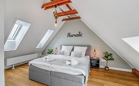 Namaste Homes - Ferienwohnung Mit Dachterrasse